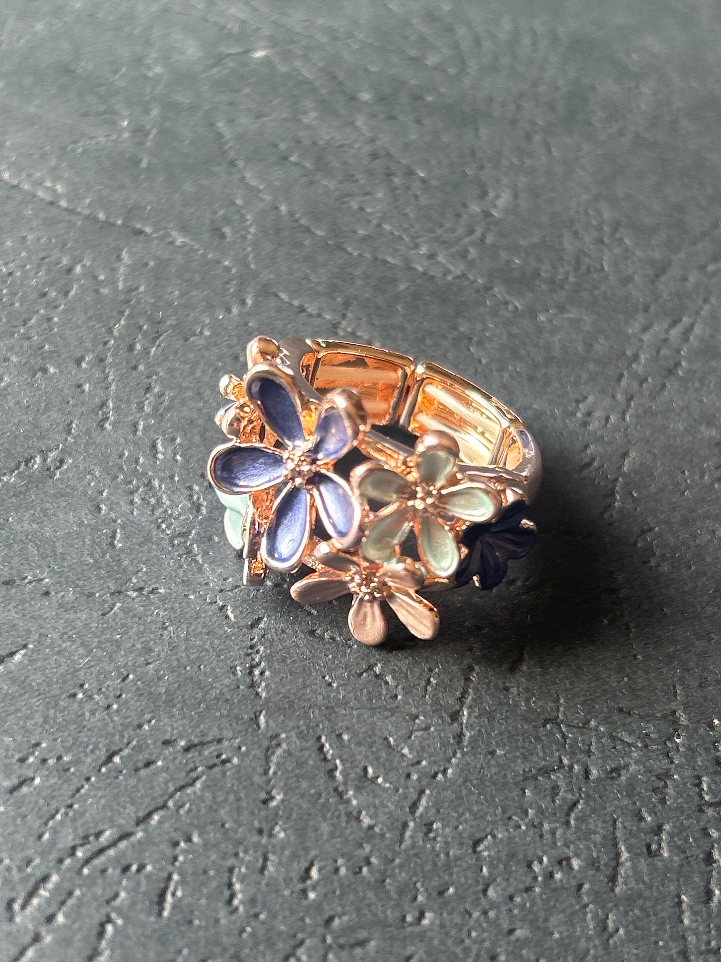 Floral Vintage Expandable Ring Violet