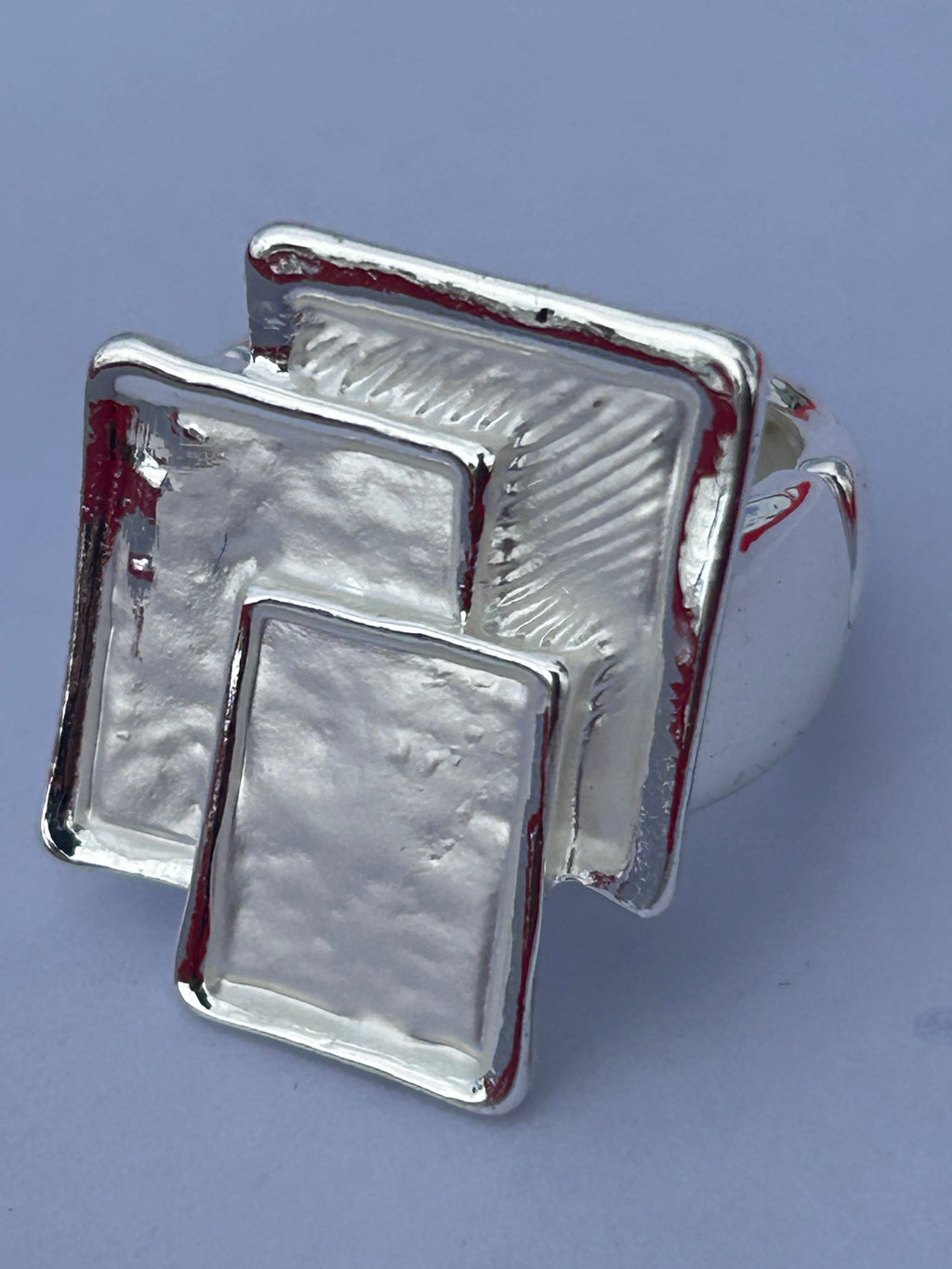 Geometric Expandable Ring White Tones