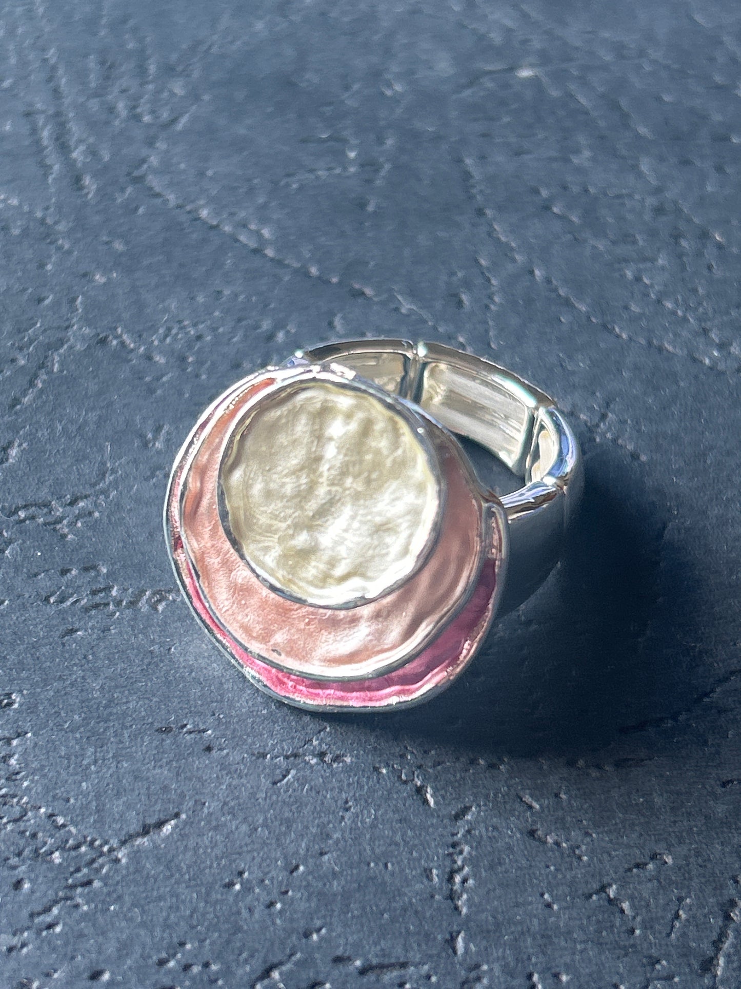 Chic Cuff Expandable Ring Chromatique Tones