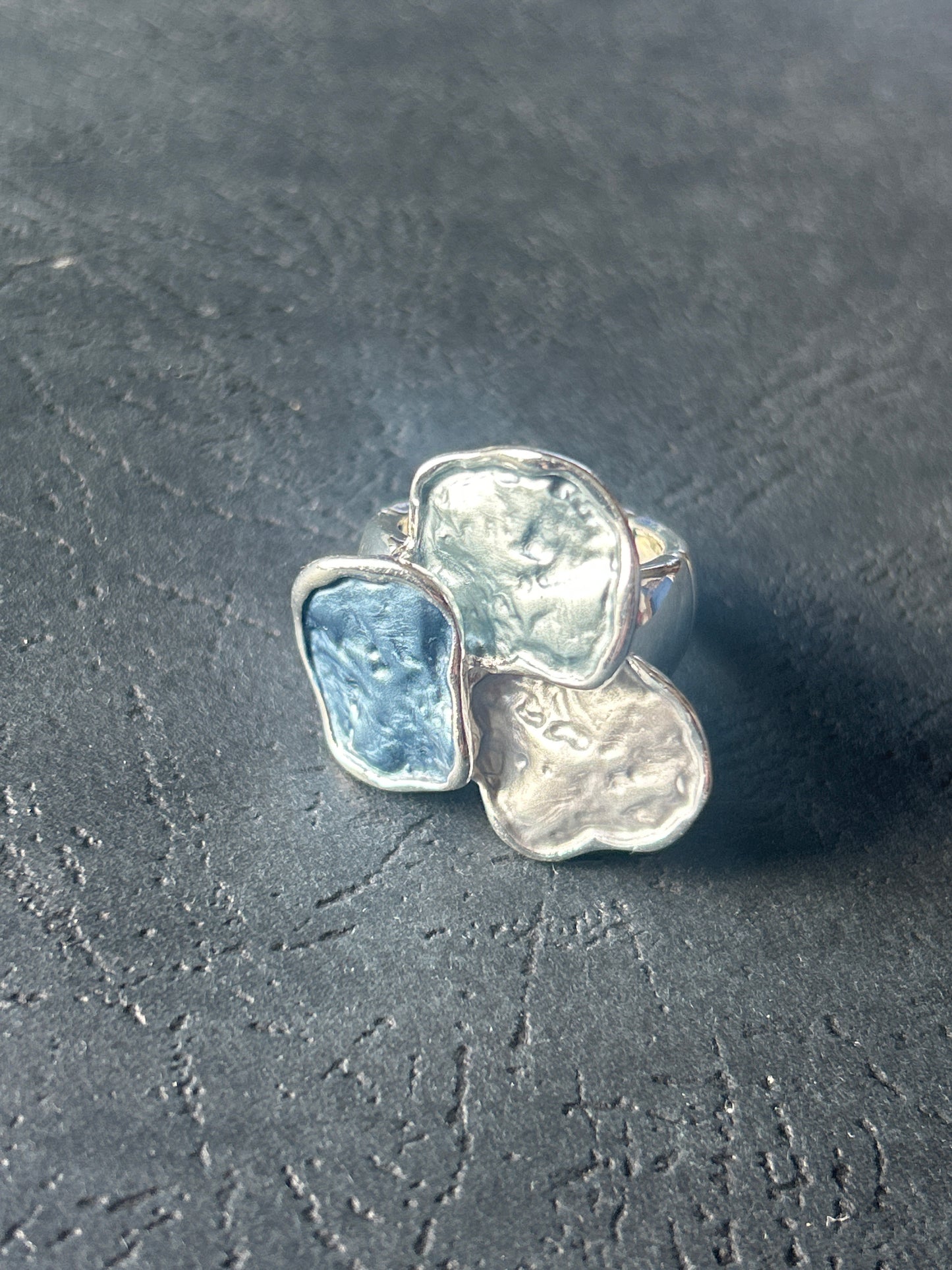 Flower Design Blue Tones Expandable Ring