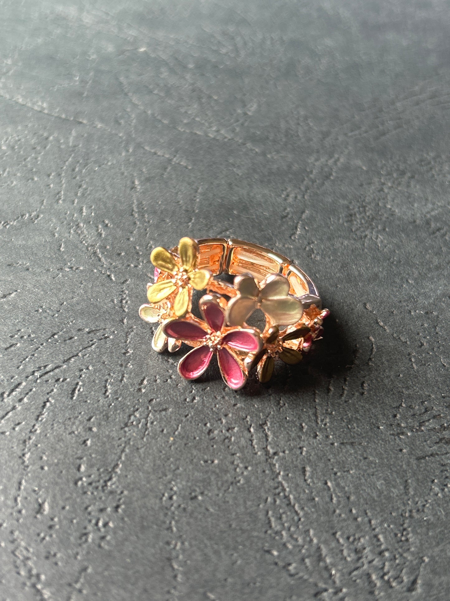 Floral Vintage Expandable Ring Rose Red