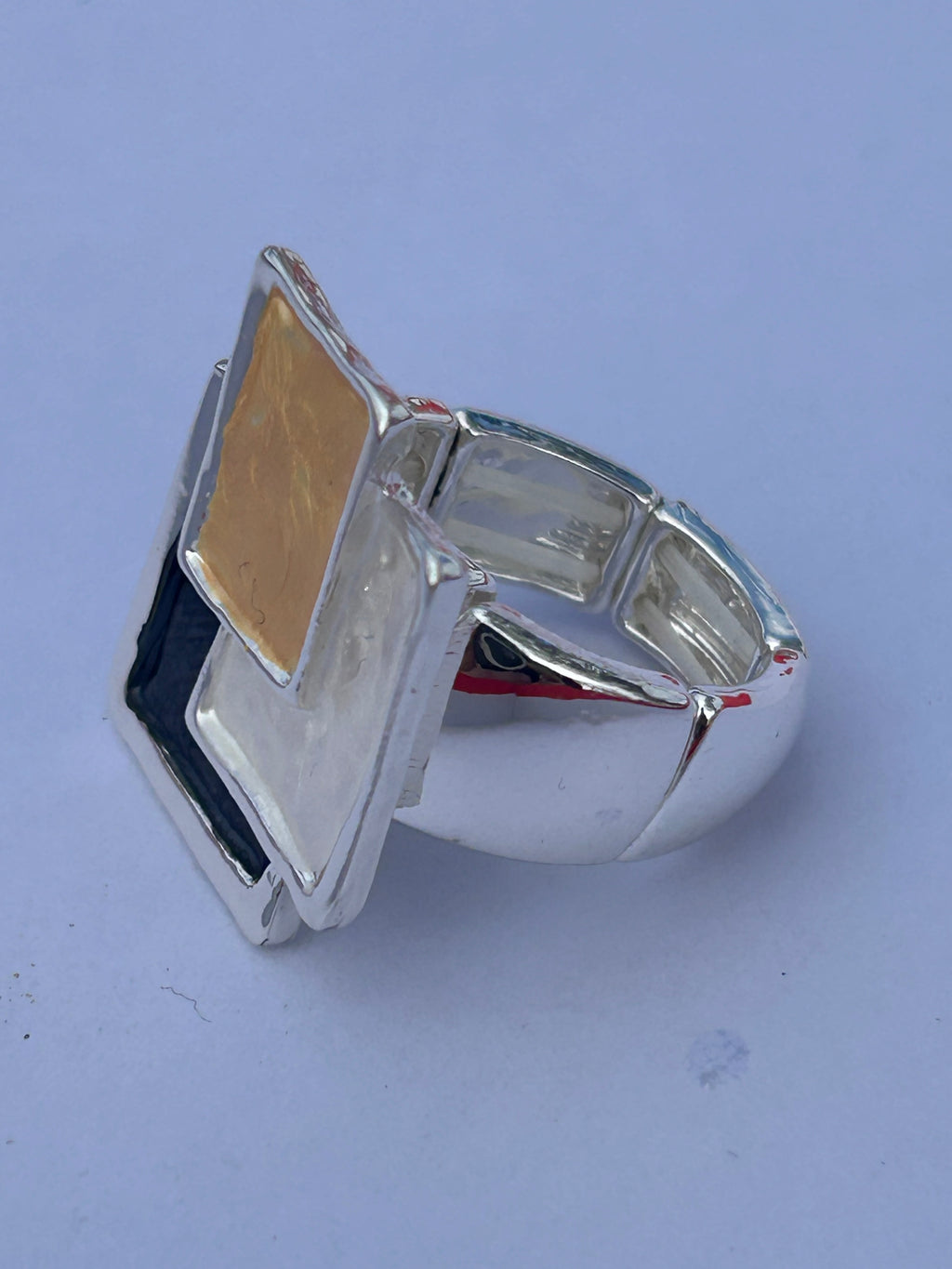 Geometric Expandable Ring Grey Tones