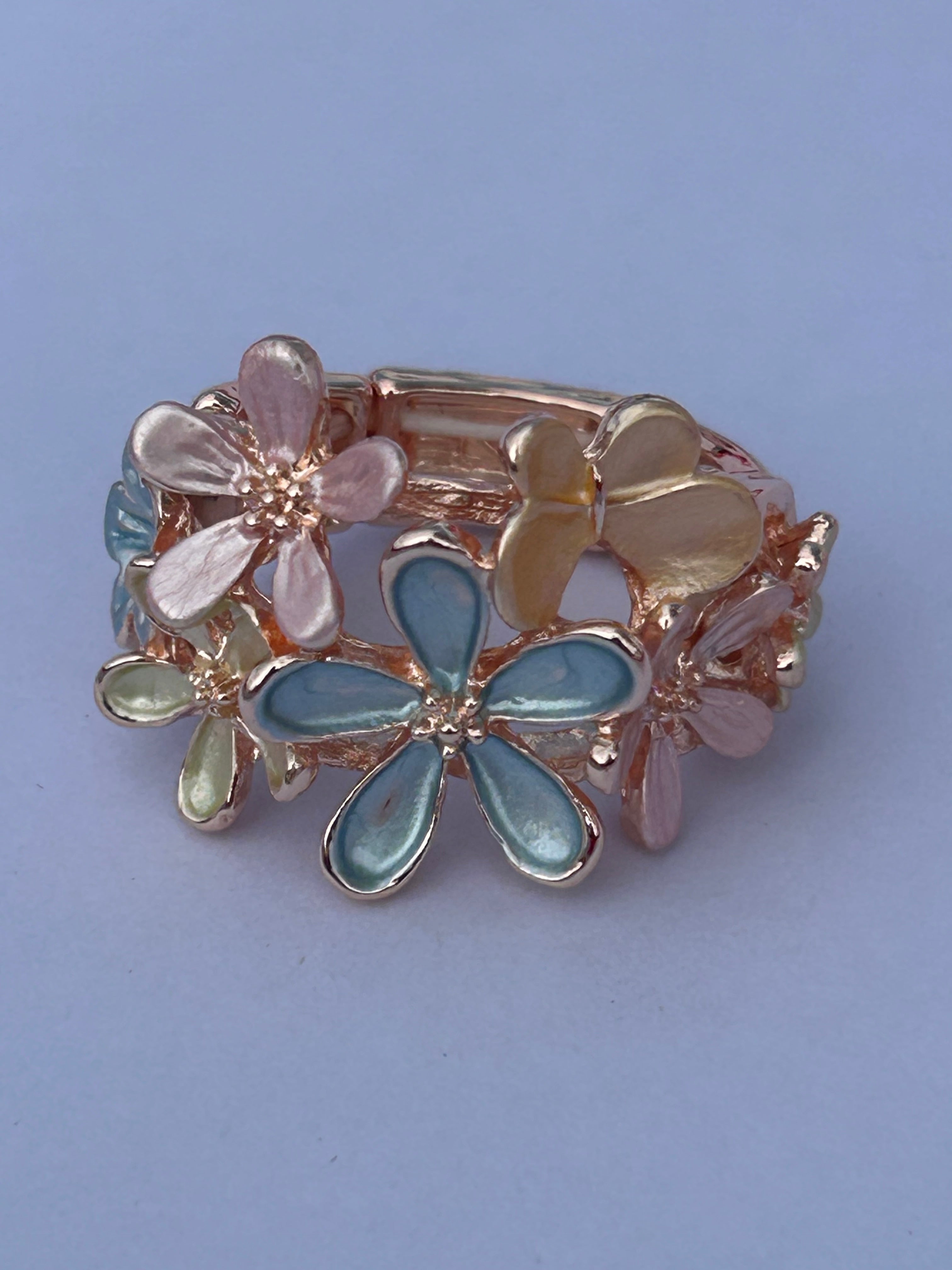 Floral Vintage Expandable Ring Light Blue