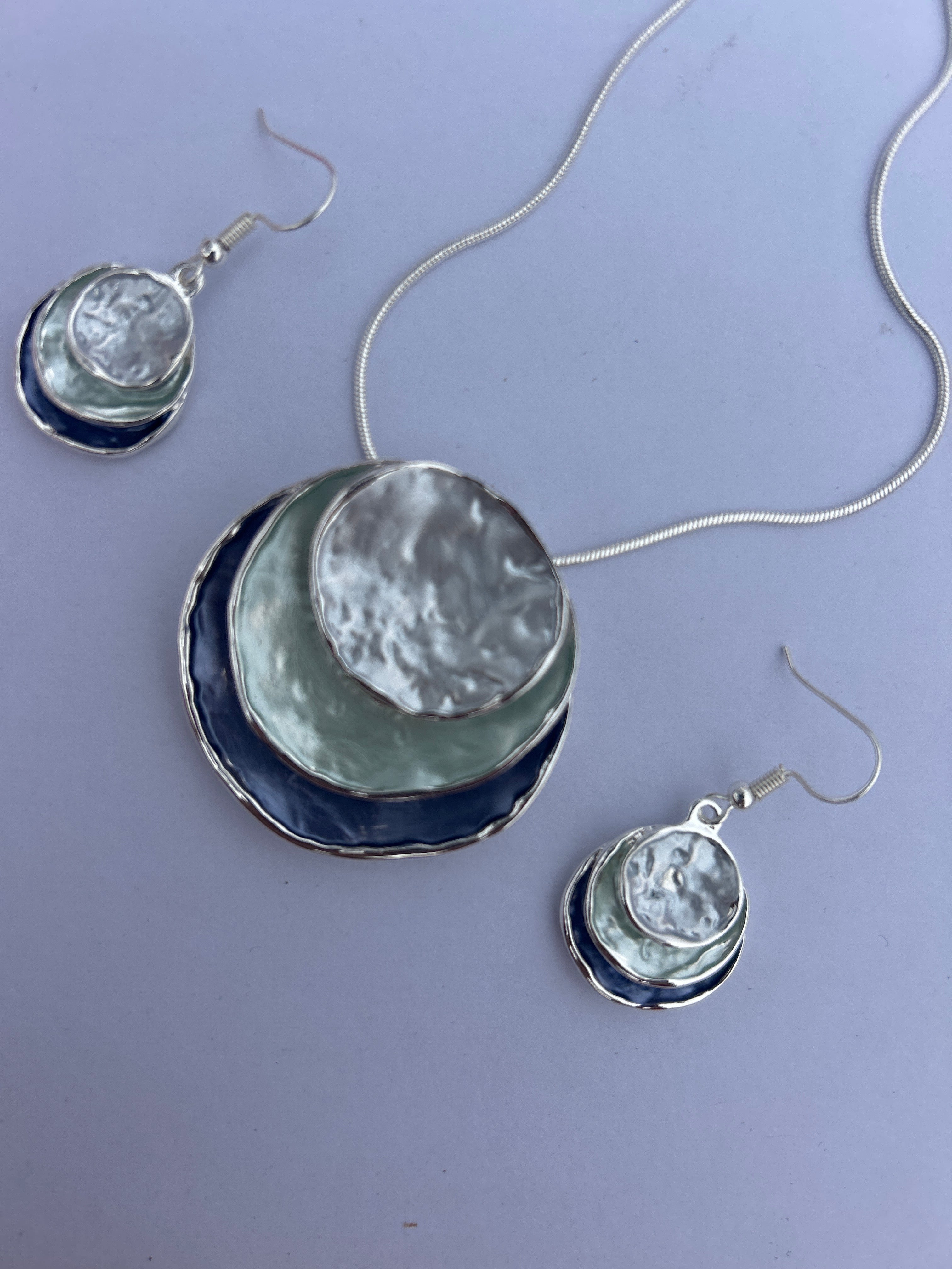 Tones Mirlan Neckalace & Earring Set